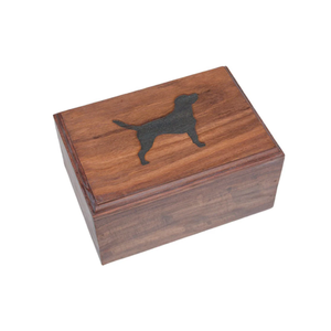 Urnas de madera natural hechas a mano para cremación de mascotas Urna de madera para mascotas Patrones grabados Precio al por mayor de Vietnam B2B - Product Image 4