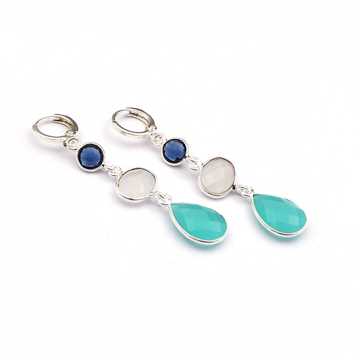 สีฟ้า, สีขาว, สีน้ำ