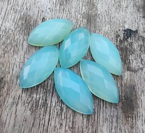 พลอยควอตซ์ทรงโค้งรูปพลอยคาลซิโดนีสีน้ำเงินธรรมชาติด้านหลังแบนปรับเทียบขนาด8-14มม. ใช้ได้กับสร้อยคออัญมณีหลวม - Product Image 5