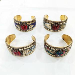 กำไลข้อมืองานโมเสกทองเหลืองที่ทันสมัยขายดีที่สุดสำหรับให้เป็นของขวัญในราคาขายส่งเพื่อการส่งออก - Product Image 4