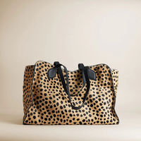 Sac fourre-tout pour femme avec fourrure élégante en cuir de vachette fait à la main en cuir véritable Logo motif sac à bandoulière pour voyage