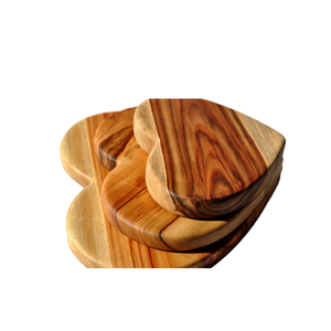 Tablero de tallado de madera para forma de corazón con logotipo, pieza de diseño de amor con tablero de ajedrez para restaurantes - Product Image 2