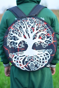 Bolsa para Tambor con Diseño del Árbol de la Vida Celta |   Mochila Redonda Acolchada con Diseño de Grietas Rojas |   Impresión Personalizada OEM - Product Image 1