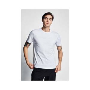 เสื้อยืดคอกลมแขนสั้นลำลองสำหรับผู้ชายแฟชั่นฤดูร้อนผ้าถักโพลีเอสเตอร์/ คอตตอนสีพื้นโลโก้ตามสั่ง - Product Image 2