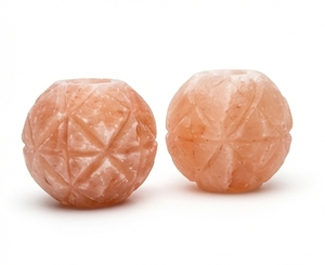 Paire de sphères sculptées en sel de l'Himalaya pakistanais, cristaux de sel rose naturel, boules de guérison, artisanat, décoration bien-être - Product Image 1