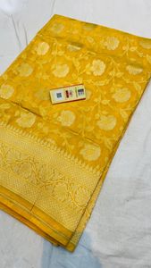 Brokaat Zijden Sari 'S In Blauwe Kleur Met Gouden Rand En Bloempatronen Ideaal Voor Wederverkoop Door Kledingontwerpers En <span class=keywords><strong>Saree</strong></span>-Winkels