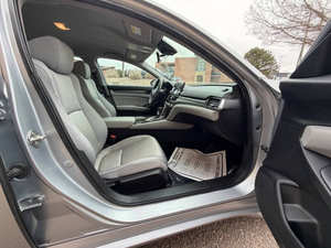 Auto Usado Económico, Honda Accord LX 2019, Volante a la Izquierda - Product Image 4