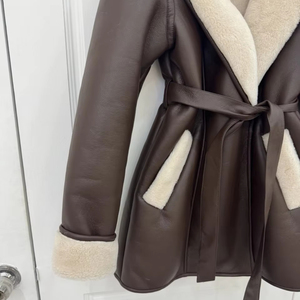 Manteau d'hiver en fourrure longue pour dames Manteau à nouer pour garder la chaleur à manches longues Manteau décontracté en cuir pur pour femmes avec doublure en fourrure - Product Image 5