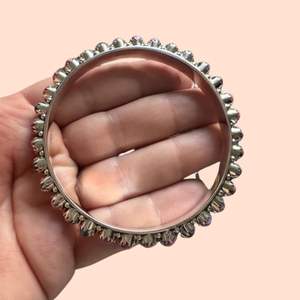 Brazalete Hecho a Mano de Plata de Ley y Mojave Rosa de Ensueño, Brazalete Vintage con Turquesas Multicolores, Joyería para Regalo de Boda - Product Image 3