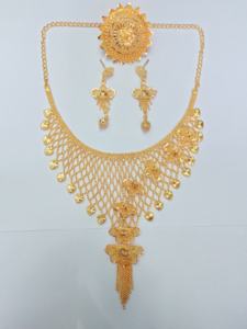 Bague collier boucles d'oreilles à bas prix sertie de bijoux de style luxe plaqués or 22 carats à vendre par les exportateurs - Product Image 3