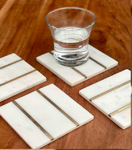 จานรองแก้วหินอ่อนสีขาวทรงสี่เหลี่ยมที่ทันสมัยพร้อมรายละเอียดแถบฝังทองเหลืองแบบบางเหมาะสำหรับการตกแต่งบ้านราคาขายส่ง - Product Image 1