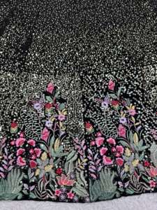 Fournit une variété de modèles lehenga choli, y compris georgette et brodés options broderie fil idéal pour les revendeurs - Product Image 5