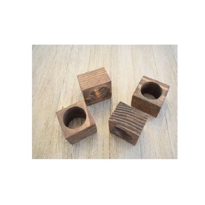 Anillos de servilleta artesanales de madera, ideales para decoración de mesa rústica, estilo granja, contemporánea y minimalista, y celebraciones especiales. - Product Image 2