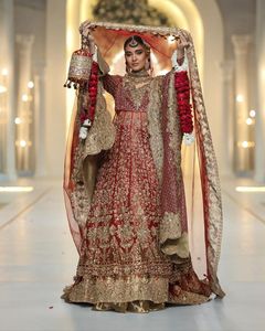 BRIDAL-LONG-ANARKALI & LEHENGA AVEC BRODERIE LOURDE PERLES DE VERRE EN CRISTAL, PIERRE, PERLES, DABKA TRAVAIL POUR MARIAGE = 2024 - Product Image 1