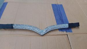 Marrón ecuestre de cuero de alta calidad con forma de V, con cinco filas de cristales Caballo - Product Image 3