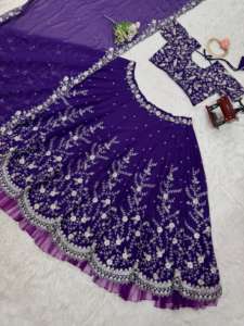 ชุดแต่งงานที่สวยงาม lehenga choli กับด้ายและลำดับการทำงาน - Product Image 4