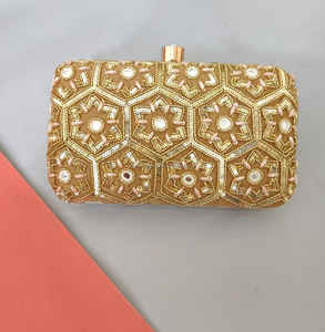 Pochette de soirée brodée à la main de style Bollywood pour femmes et filles sac de mariage et de fête à bas prix par LUXURY CRAFTS - Product Image 5