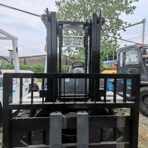 Carretilla elevadora usada TCM70 de 7 toneladas (motor de caja de cambios) Altura de elevación de 6m Origen de Japón Capacidad de carga nominal 7 toneladas para ingeniería - Product Image 6