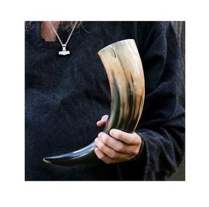 Tasse en corne authentique et verre rustique fait à la main, idéal pour les fêtes médiévales, les festivals de cuisine et les cadeaux uniques. - Product Image 3