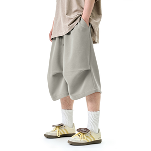 Pantalones cortos de chándal recortados informales sólidos de estilo callejero para hombre, pantalones cortos holgados de cintura media con arrugas hasta la rodilla, ropa de calle de pierna ancha - Product Image 3