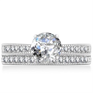 Élégante bague à épaule ronde avec alliance assortie, diamant de laboratoire de 0,80 ct en or 18 carats et platine - Product Image 1