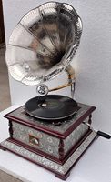Réplique de Gramophone/Phonographe en Céramique Style Antique et Vintage, Pièce Décorative Écologique au Design Côtier de Haute Qualité pour Salle à Manger