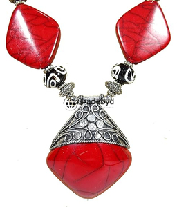 Tradebyd ทำด้วยมือสร้อยคอจี้เรซินเครื่องประดับแฟชั่นที่ไม่ซ้ำกันสมบูรณ์แบบสำหรับของขวัญ - Product Image 4