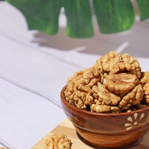 Suministro de fábrica de nueces a bajo precio en nueces con cáscara - Product Image 5