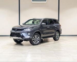 Para Toyota Hilux Fortuner SUV en Venta, Caja de Cambios Manual/Automática, Opciones de Combustible Gasolina/Eléctrico, RAV4 Wish Usado, Volante a la Derecha/Izquierda, Color Oscuro - Product Image 6