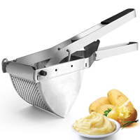 Roestvrijstalen aardappelpureeknijper, handmatige aardappelpers met lange steel, verwijderbare mand, meerdere kleuren handgrepen voor gebruik in de keuken