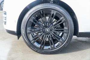 LAND ROVER RANGE ROVER AUTOBIOGRAPHY 2024 SUV USADO, PRIMERA MANO, ESPECIFICACIONES GCC, EN PERFECTO ESTADO - Product Image 2