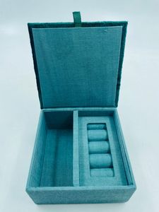 Boîte de rangement à bijoux portable haut de gamme, personnalisable en couleur, en tissu de coton brodé à la main, pour colliers et boucles d'oreilles - Product Image 3