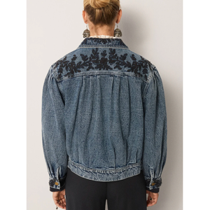 Chaqueta Wesley en Mezclilla Azul Desgastado Estilo Western de Corte Holgado - Product Image 2