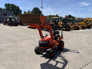 Tracteur agricole diesel 4x4 de 22 CV, modèle BX2200, avec plateau de coupe, haute productivité, neuf, année 2001, à vendre - Product Image 1