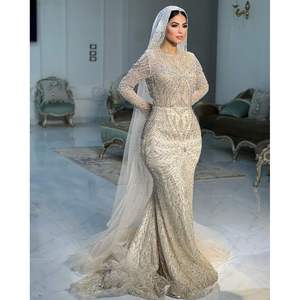 Robe de mariée moderne en cristal ivoire, coupe sirène/trompette, traîne balai/brosse, 100 % polyester, plissée et décorée - Product Image 3