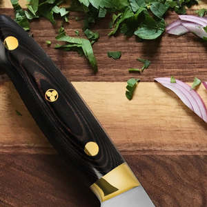 Venta al por mayor de alta calidad OEM asequible cuchillos de Chef de lujo personalizado hecho a mano cuchillo de cocina de acero inoxidable con mango de madera Pakka - Product Image 6