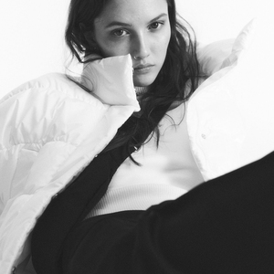 2024 Wholesale Direct Factory Custom Design Warm <b>Winter</b> <b>Quilted</b> Women's Crop Top Puffer Jacket Women Women Cropped Fur Hooded - Product Image 3