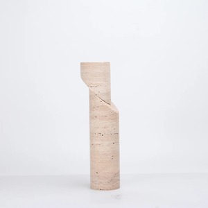 Porte-bougie en bois élégant, artisanal, décoration d'accent pour centre de table et décoration d'intérieur chaleureuse - Product Image 1