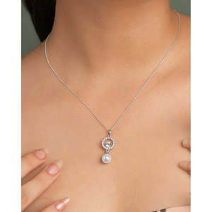 Pendentif en perle d'eau douce Dante en argent, plaqué rhodium, design géométrique, or rose, or, tendance, classique, fiançailles - Product Image 4