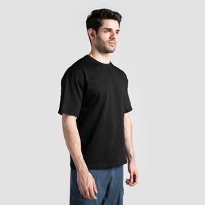 Camiseta Deportiva Negra de Jersey Grueso, Corte Holgado, Estilo Oversize, con Estampado, Modelo General Tour - Product Image 3