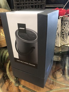 Nouvel arrivage : Enceinte portable Bose Luxe Silver pour usage personnel - Product Image 1