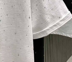 Derniers T-shirts imprimés avec strass et logo personnalisés T-shirts Vente en gros pour femmes et hommes Disponible dans toutes les tailles T-shirts pour hommes - Product Image 4