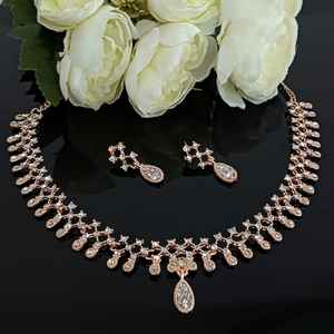 Indian Wholesale <b>Jewellery</b> <b>Floral</b> Rhinestone Crystal Indian Wedding Traditional <b>Jewellery</b> Dangle Earring For Women, Gold - Product Image 2