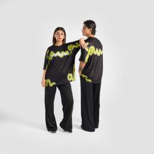 เสื้อยืดสีดำล้วน พิมพ์ลายสีเขียวนีออนด้วยเทคนิค Sublimation Transfer ผ้าถักโพลีเอสเตอร์ 100% น้ำหนักผ้า 240 กรัม - Product Image 1