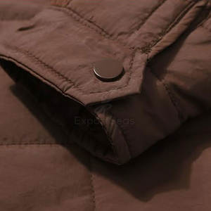 Chaqueta acolchada clásica con cremallera frontal y diseño de bolsillos laterales Chaqueta acolchada cálida para actividades al aire libre - Product Image 5