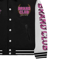 Blouson universitaire personnalisé pour homme, noir et blanc, avec lettres imprimées sur les manches, style streetwear, col rabattu, polyester et coton, patchs sur le devant