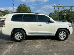 Offre Spéciale : Toyota Land Cruiser AWD d'occasion – Prêt à être expédié - Product Image 4