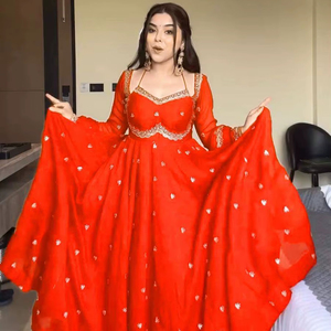 Ensemble de costume Anarkali de créateur avec broderie élégante - Product Image 1