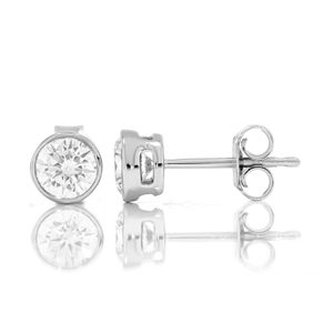 Boucles d'oreilles à clous en forme de diamant rond - Product Image 2