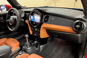 Mini Cooper John Cooper Works 2024 d'occasion en parfait état, conduite à gauche, sièges en cuir, caméra de recul - Product Image 5